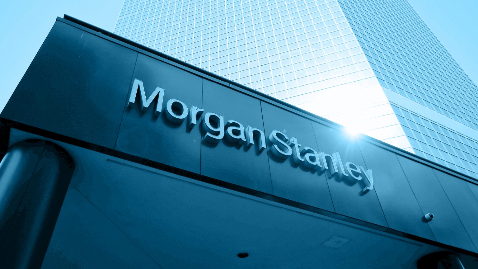 СМИ: Morgan Stanley первым из крупных банков США откроет клиентам доступ к биткоин-фондам